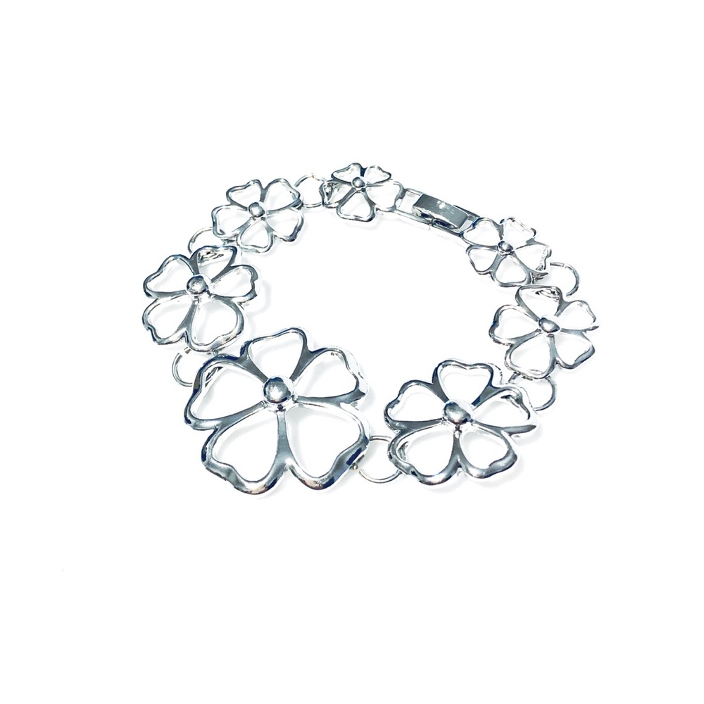 Lia Sophia Daisy Flower Bracelet